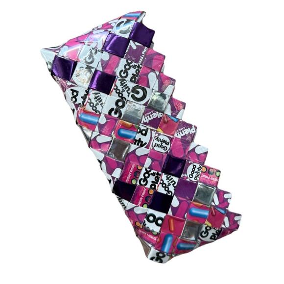 Ollin’ Arm Candy Recycled Handmade Good & Plenty Candy Wristlet Purse Clutch NWT - Picture 1 of 8